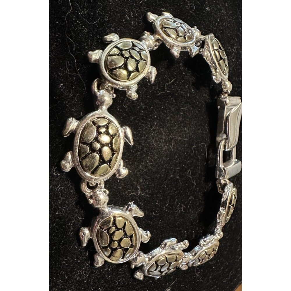Turtle Bracelet With Magnetic Clasp Silvertone Link Animal Silver Tone Ocean